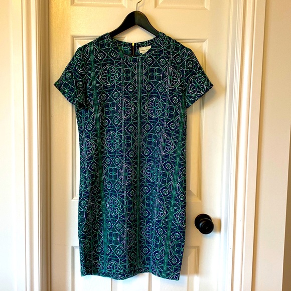 This is a great dress for the office, bunching or running errands! - Picture 1 of 4